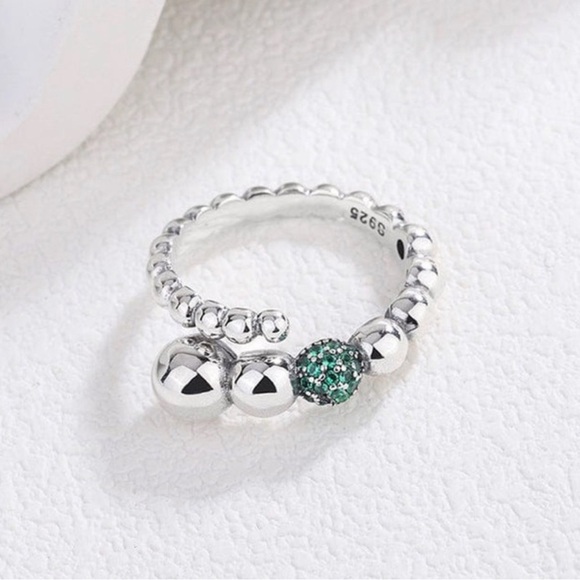 Sterling Silver Open Ring with green accents - Picture 3 of 3